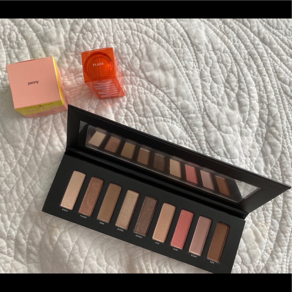 Makeup bundle - Picture 5 of 9